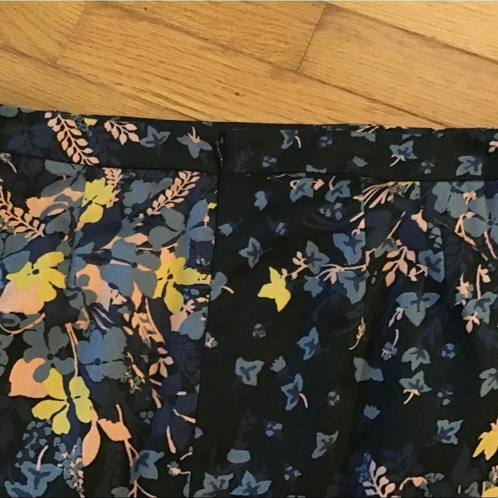 LIKE NEW LOFT COTTON NAVY FLORAL PENCIL SKIRT - LINED Mauve Gold Blue 8
